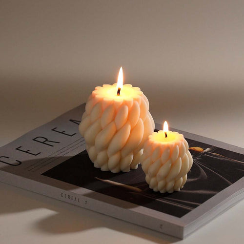 2 Twisted wave candles