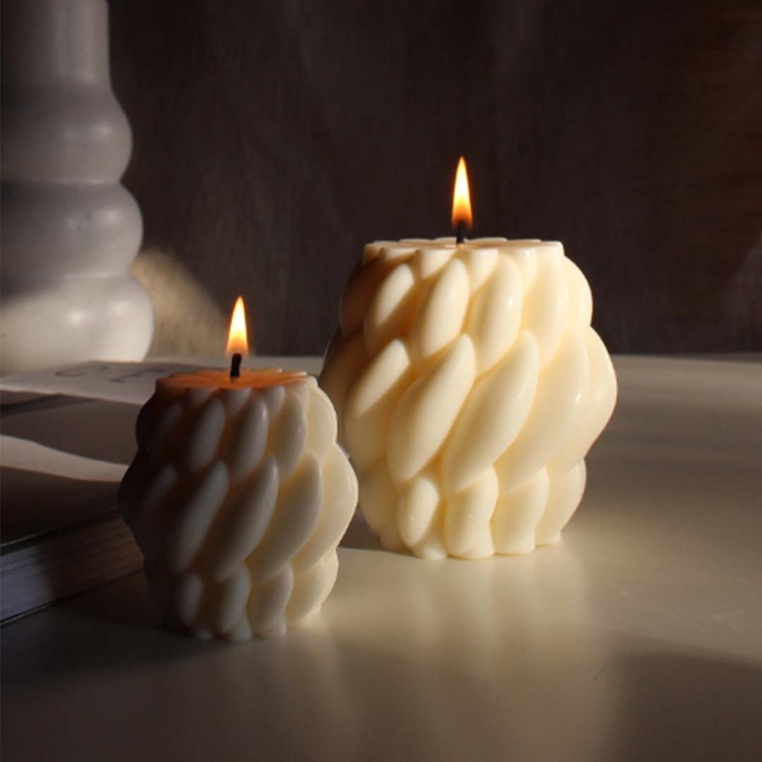 2 Twisted wave candles