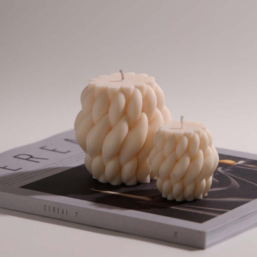 2 Twisted wave candles